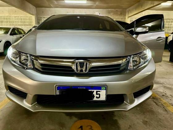 HONDA CIVIC 1.8 LXS 16V FLEX 4P AUTOMÁTICO HONDA CIVIC 1.8 LXS 16V FLEX 4P AUTOMÁTICO